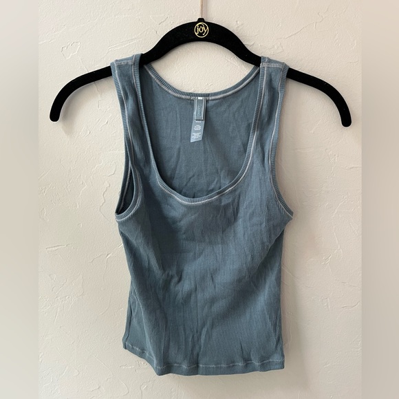 🦋NEW SKIMS COTTON RIBBED TANK IN KYANITE M XL - Picture 4 of 5
